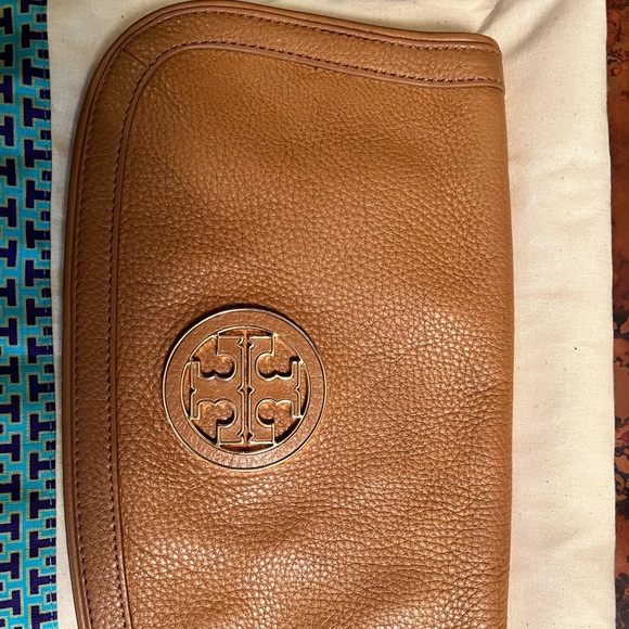 Tory Burch 2 in 1 Tan Leather Bag w Gold Accents. Cross body bag & clutch - Picture 15 of 16